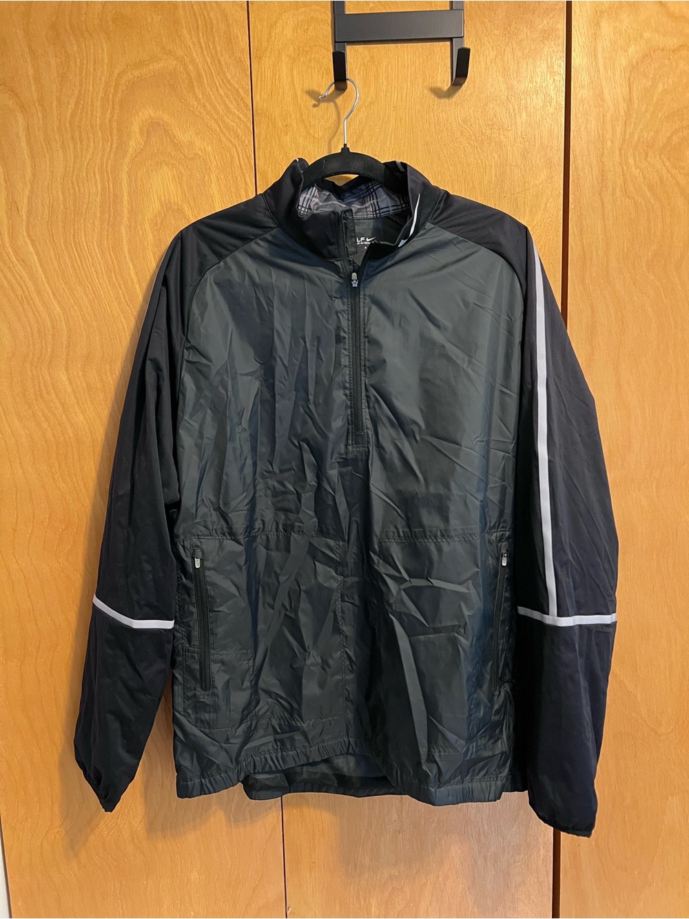 Men's NWT Nike Golf Black Lightweight Windbreaker Jacket Size Large